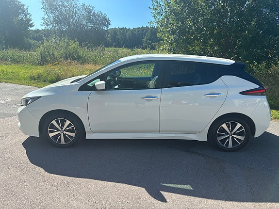 Nissan Leaf 2 of 8