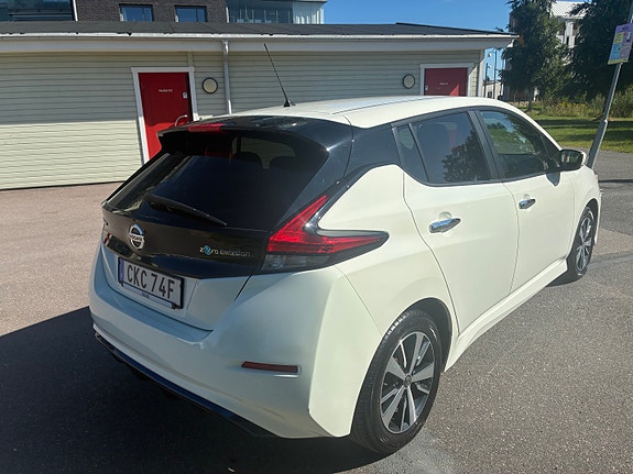 Nissan Leaf 7 of 8