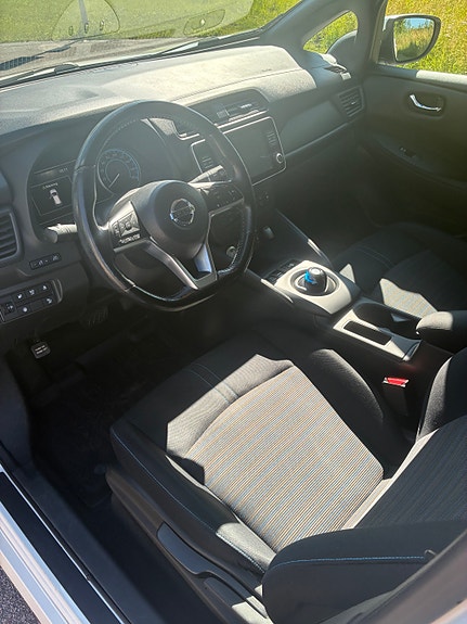 Nissan Leaf 6 of 8