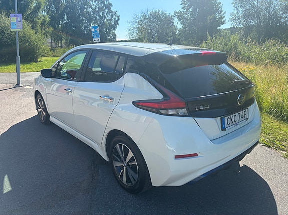 Nissan Leaf 5 of 8
