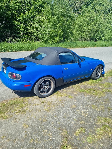 Mazda MX-5 3 of 5