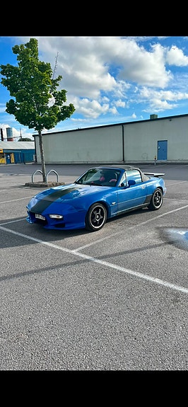 Mazda MX-5 4 of 5
