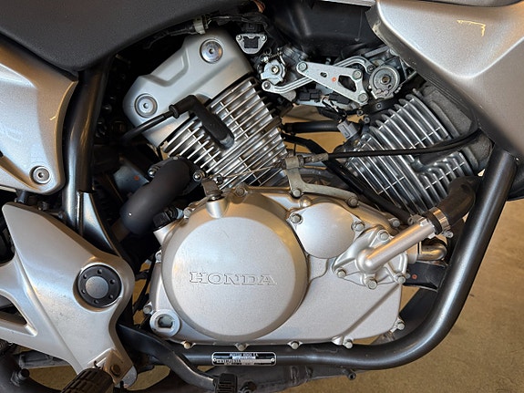 Honda Powersports XL125V Varadero 6 of 12