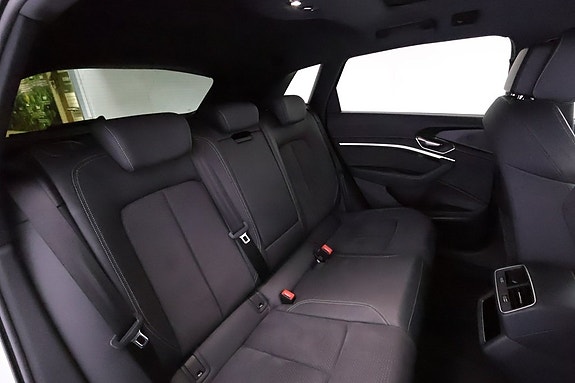 Audi Q8 e-tron 17 of 24