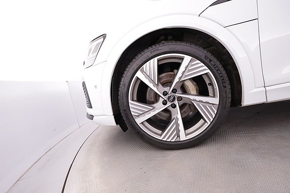 Audi Q8 e-tron 20 of 24
