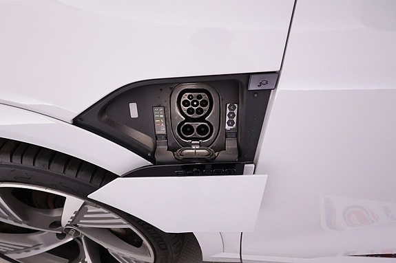 Audi Q8 e-tron 19 of 24