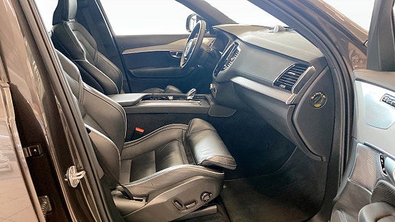 Volvo XC90 3 of 5