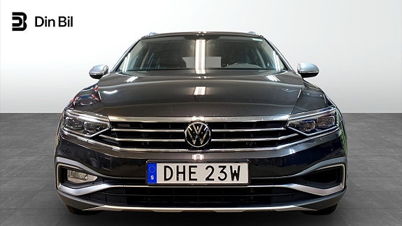 Volkswagen Passat Alltrack 4 of 5
