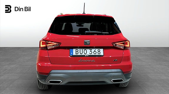 Seat Arona 17 of 19