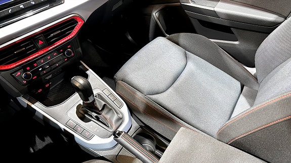 Seat Arona 9 of 19