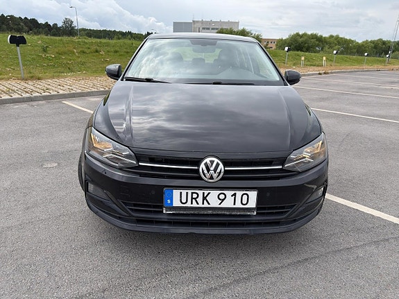 Volkswagen Polo 2 of 5