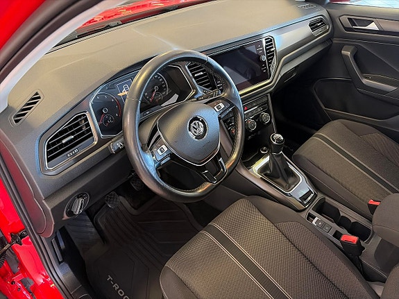 Volkswagen T-Roc 5 of 5