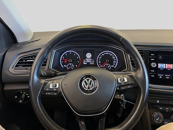Volkswagen T-Roc 4 of 5
