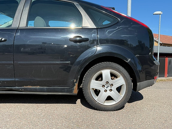 Ford Focus 3 of 5