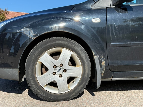 Ford Focus 2 of 5
