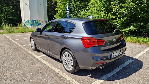 BMW 116d 4 of 5