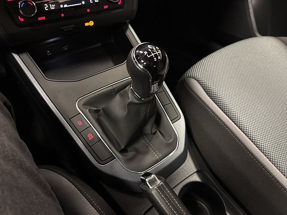 Seat Arona 21 of 23