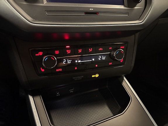 Seat Arona 19 of 23