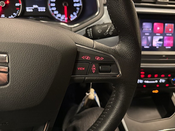 Seat Arona 17 of 23