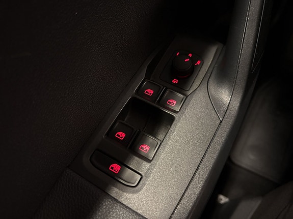 Seat Arona 22 of 23
