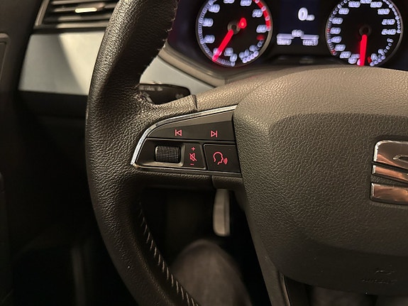 Seat Arona 16 of 23