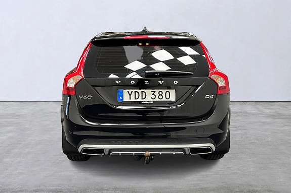 Volvo V60 Cross Country 4 of 5