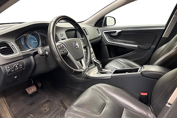 Volvo V60 Cross Country 8 of 24