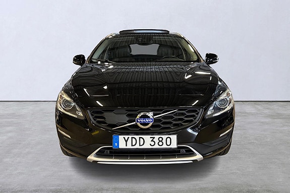 Volvo V60 Cross Country 7 of 24