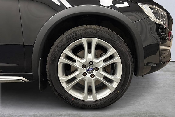 Volvo V60 Cross Country 18 of 24