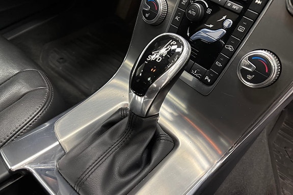 Volvo V60 Cross Country 11 of 24