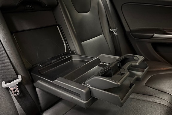 Volvo V60 Cross Country 15 of 24