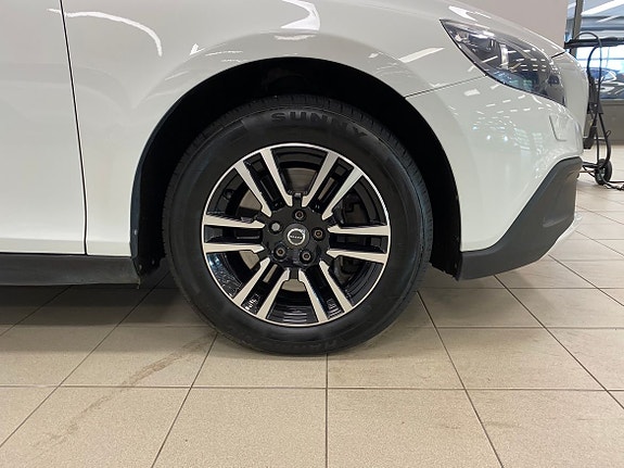 Volvo V40 Cross Country 3 of 5