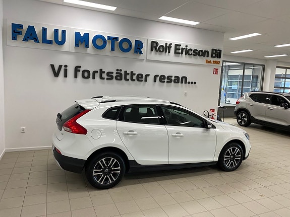 Volvo V40 Cross Country 4 of 5