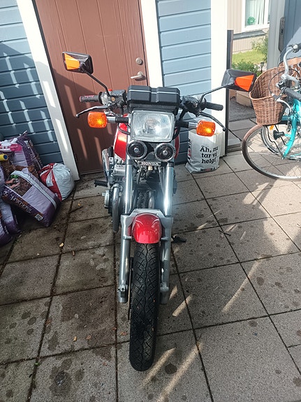 Honda CBX 600 E PC09 2 of 5