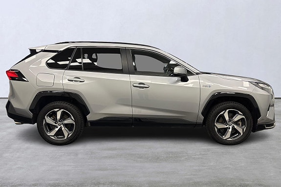 Toyota RAV4 Plug-in Hybrid 5 of 5