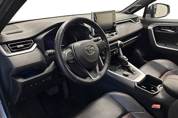 Toyota RAV4 8 of 20
