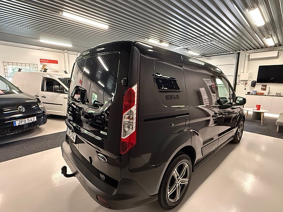 Ford Transit Connect 4 of 5