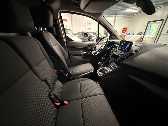 Ford Transit Connect 5 of 5