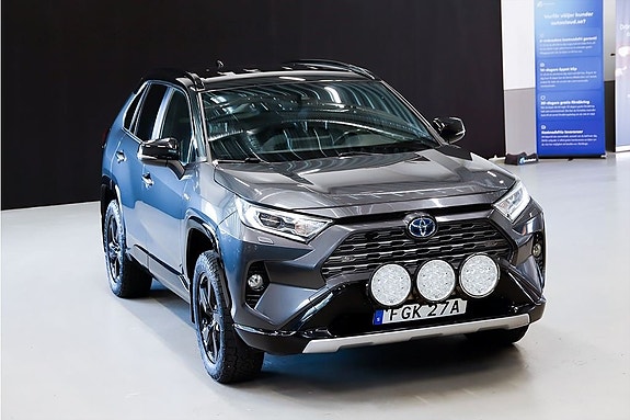 Toyota RAV4 5 of 5