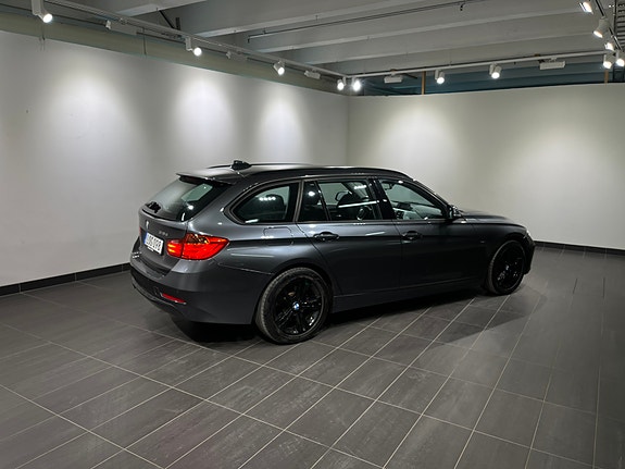 BMW 318d 8 of 17