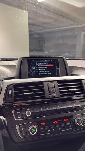 BMW 318d 16 of 17