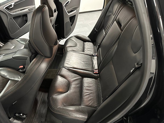 Volvo XC60 11 of 22