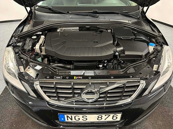 Volvo XC60 13 of 21