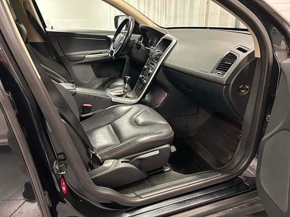 Volvo XC60 7 of 21