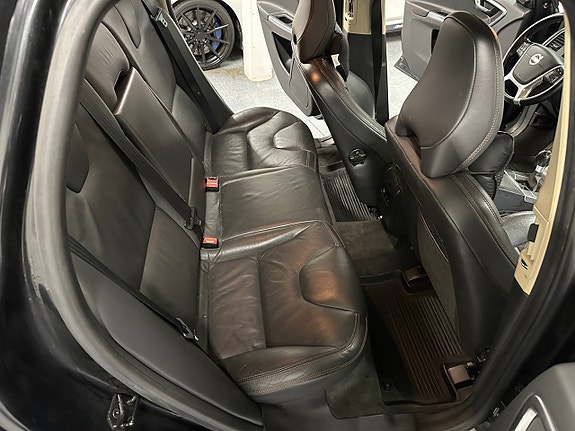 Volvo XC60 12 of 22