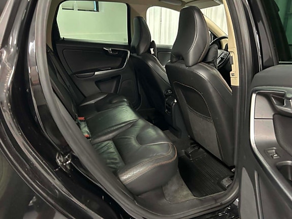 Volvo XC60 10 of 21
