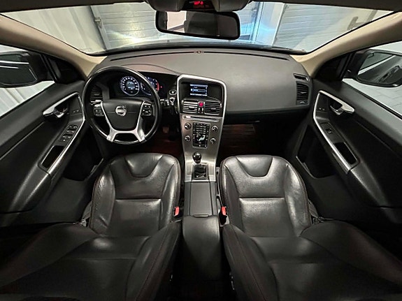 Volvo XC60 9 of 21