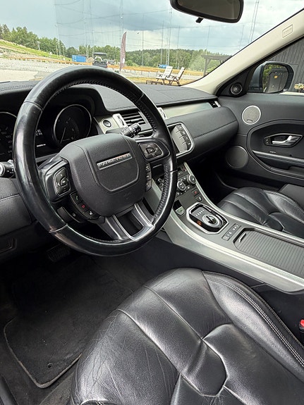 Land Rover Range Rover Evoque 4 of 5