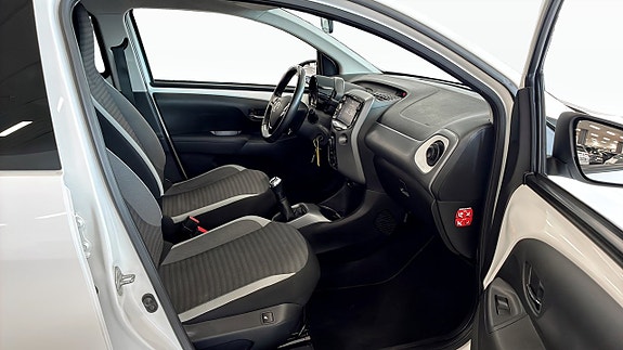 Toyota Aygo 3 of 5