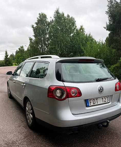 Volkswagen Passat 5 of 10